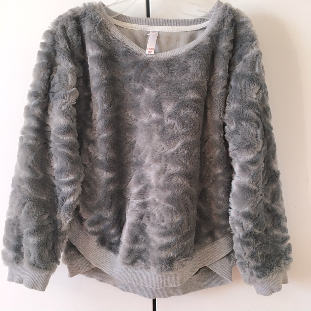 Xhilaration Little Girls Gray Faux Fur Crew Neck Long Sleeve Sweatshirts